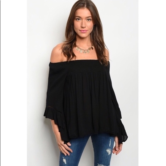 Kalli Collection Tops - 🌻Black Off The Shoulder Shirt🌻